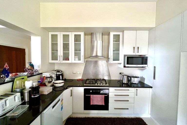 Photo of property in 88 Riverton Drive, Randwick Park, Auckland, 2105