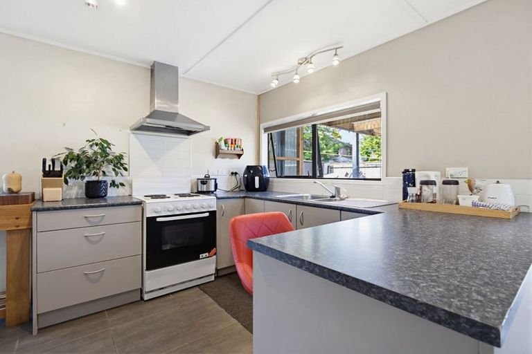 Photo of property in 2/1 Glengarry Place, Hilltop, Taupo, 3330