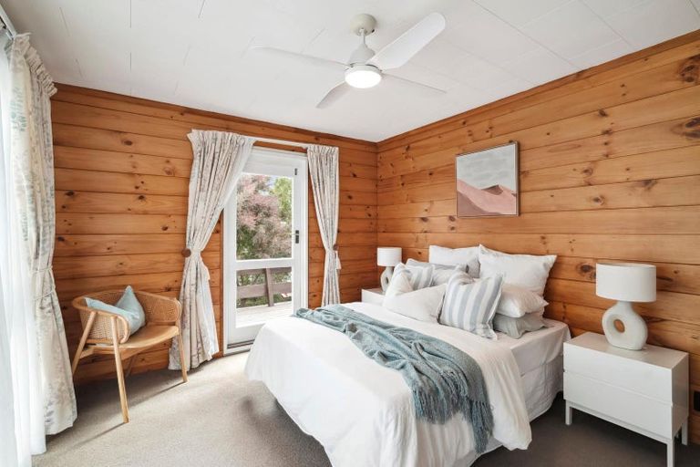 Photo of property in 44 Grand Vue Road, Kawaha Point, Rotorua, 3010