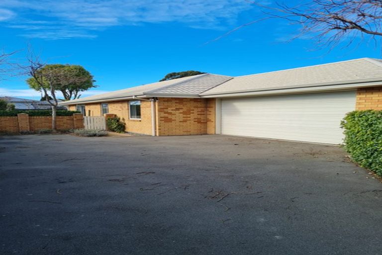 Photo of property in 21 Dampier Street, Woolston, Christchurch, 8023