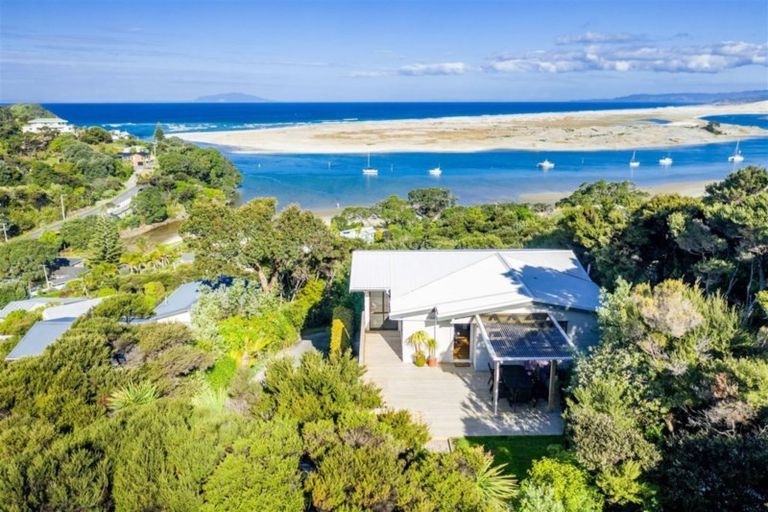 Photo of property in 39 Wintle Street, Mangawhai Heads, Mangawhai, 0505