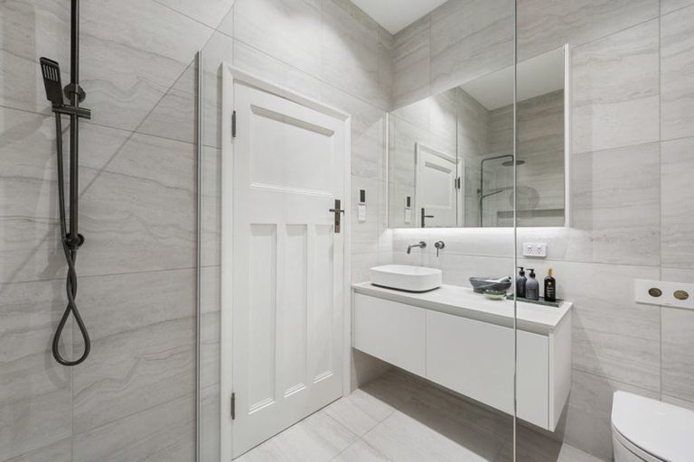 Photo of property in 23 Ferry Street, Seatoun, Wellington, 6022