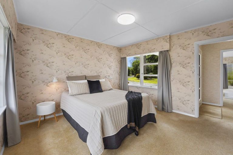 Photo of property in 21 Hall Grove, Ebdentown, Upper Hutt, 5018