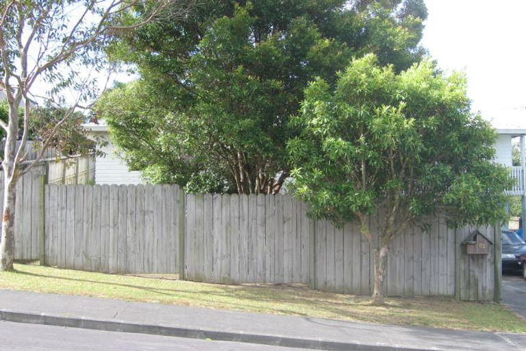 Photo of property in 93 Totaravale Drive, Totara Vale, Auckland, 0629