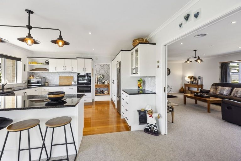 Photo of property in 281 Waihi Road, Hawera, 4673