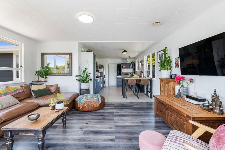 Photo of property in 25 Japonica Drive, Beach Haven, Auckland, 0626