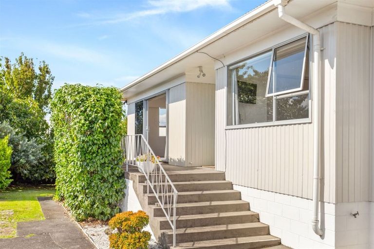 Photo of property in 2/4 Evelyn Place, Hillcrest, Auckland, 0627