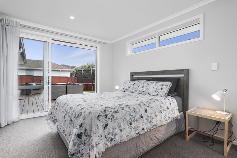 Photo of property in 4 Sir Lincoln Drive, Kumeu, 0810