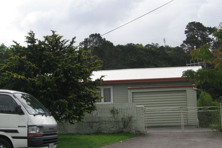 Photo of property in 36 Woodside Road, Massey, Auckland, 0614