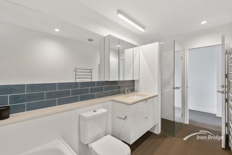 Photo of property in 252 Hobsonville Point Road, Hobsonville, Auckland, 0616