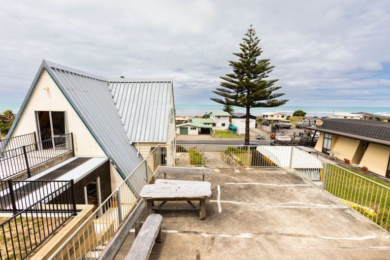 Photo of property in 70 Akitio Esplanade, Akitio, Pongaroa, 4991