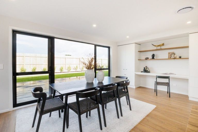 Photo of property in 68 Freedom Drive, Kelvin Grove, Palmerston North, 4414