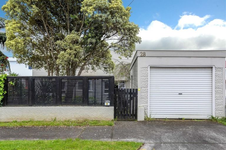 Photo of property in 28 Bulteel Street, New Plymouth, 4310