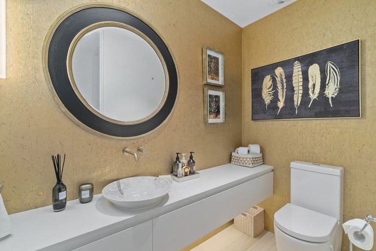 Photo of property in 12 Bay Rise, Wanaka, 9305