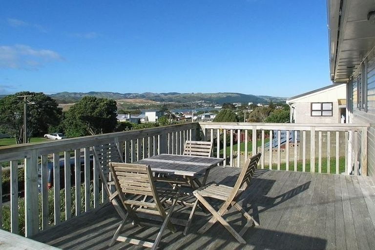 Photo of property in 104 Te Pene Avenue, Titahi Bay, Porirua, 5022