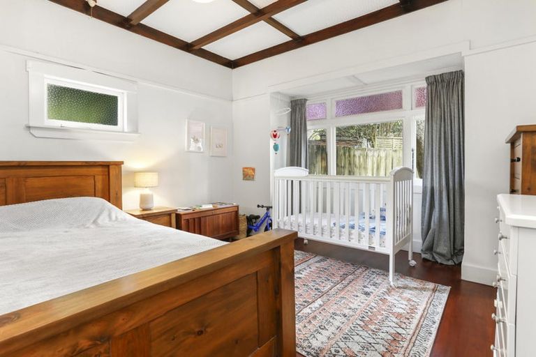 Photo of property in 110a Atkinson Road, Titirangi, Auckland, 0604