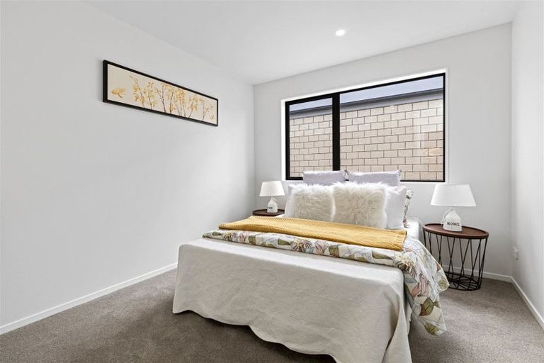 Photo of property in 43 Sunnyheights Road, Orewa, 0931