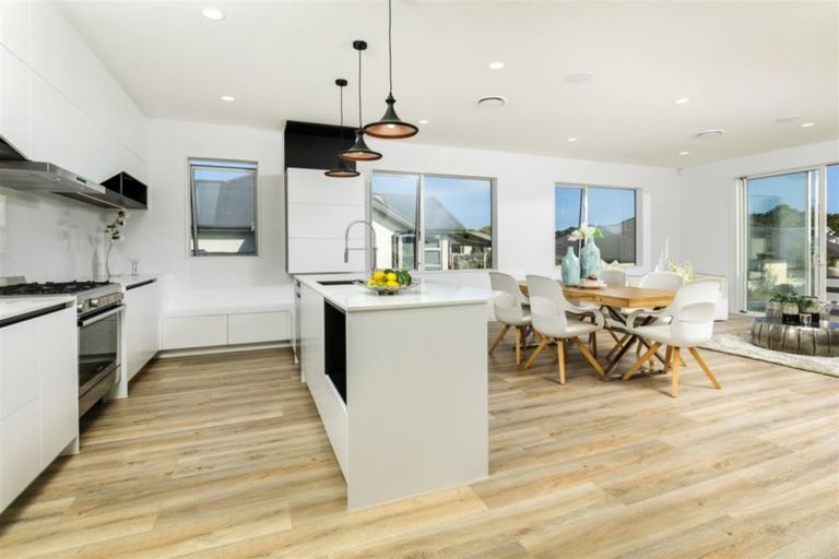 Photo of property in 17 Princes Street, Riverhead, 0820