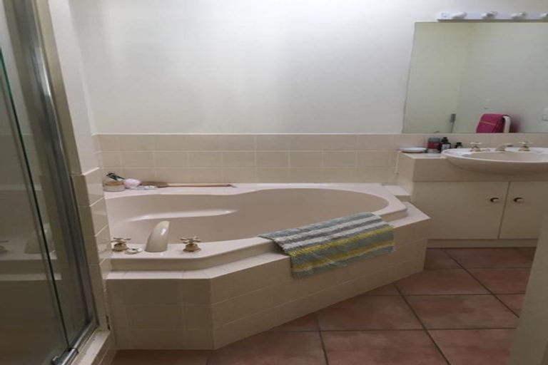 Photo of property in 2/326 Oriental Parade, Oriental Bay, Wellington, 6011