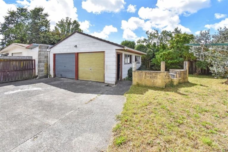 Photo of property in 122 Shifnal Drive, Randwick Park, Auckland, 2105