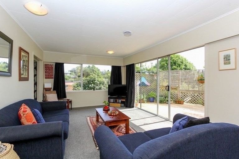 Photo of property in 27 Beaumont Crescent, Frankleigh Park, New Plymouth, 4310