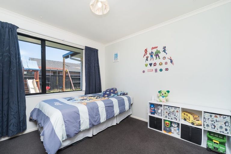 Photo of property in 23 Geneva Terrace, Kelvin Grove, Palmerston North, 4414