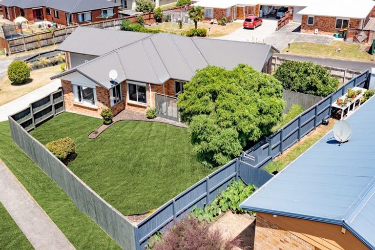 Photo of property in 15 Corsair Place, Melville, Hamilton, 3206