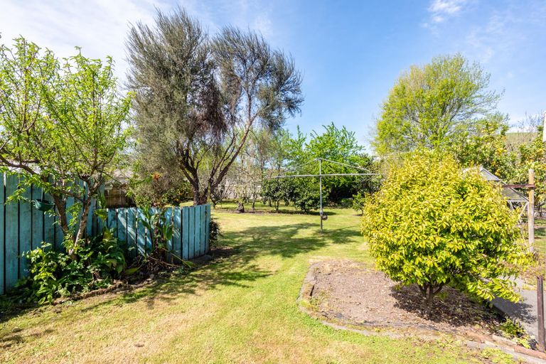 Photo of property in 60 Cliff Road, Te Karaka, 4022