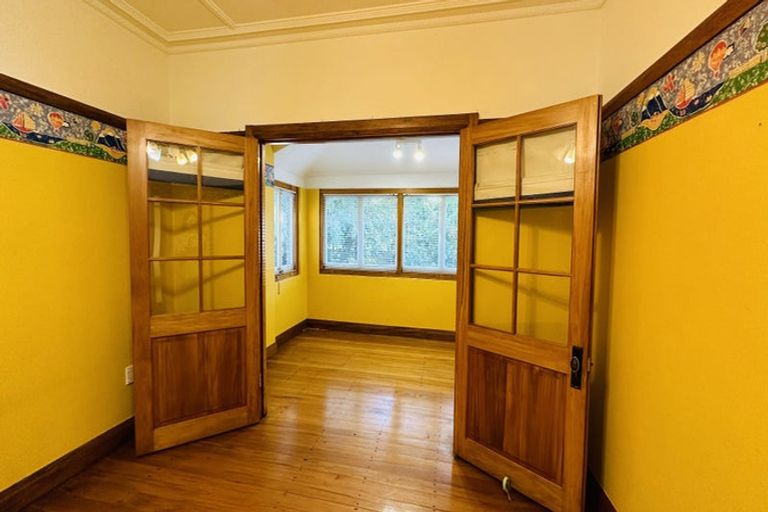 Photo of property in 52 Totara Crescent, Woburn, Lower Hutt, 5010