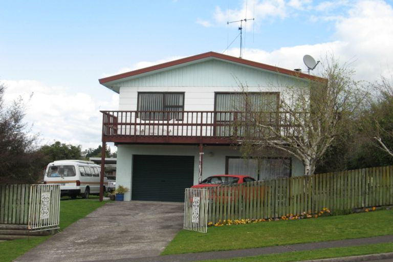 Photo of property in 14 James Cook Drive, Welcome Bay, Tauranga, 3112