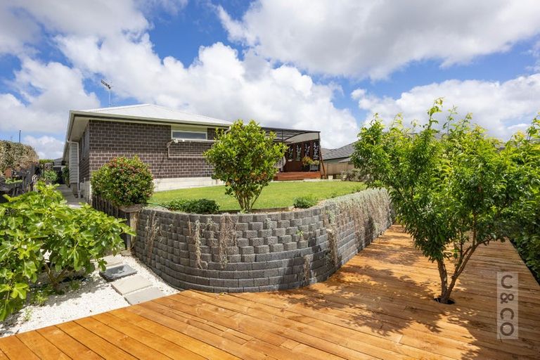 Photo of property in 96 Pohutukawa Parade, Riverhead, 0820