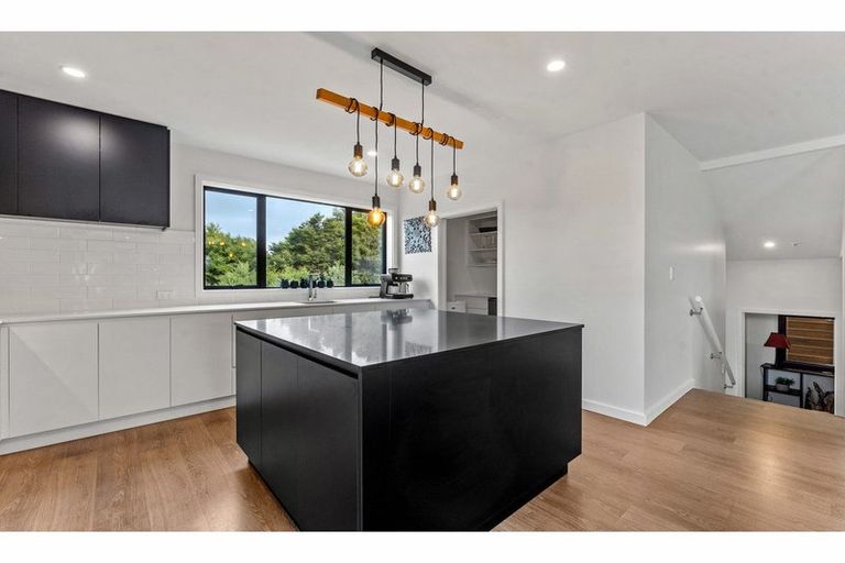 Photo of property in 5 Libertia Lane, Orewa, 0931