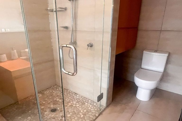 Photo of property in 15 Drayton Drive, Mount Pleasant, Christchurch, 8081