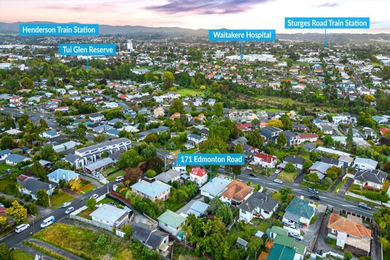 Photo of property in 171 Edmonton Road, Te Atatu South, Auckland, 0610