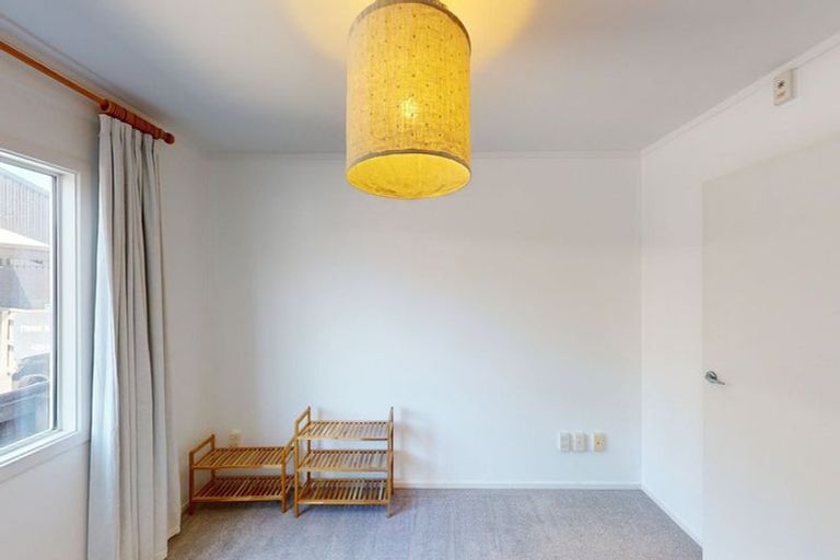 Photo of property in 19/3 Kelvin Grove, Te Aro, Wellington, 6011