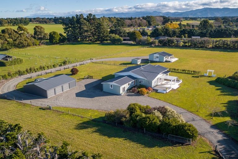 Photo of property in 36 Bidwills Cutting Road, Greytown, 5794