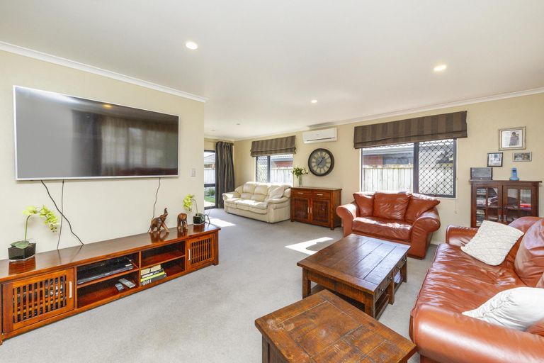 Photo of property in 94 Summerhill Drive, Fitzherbert, Palmerston North, 4410