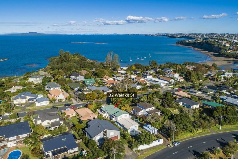 Photo of property in 2/949 Beach Road, Torbay, Auckland, 0630