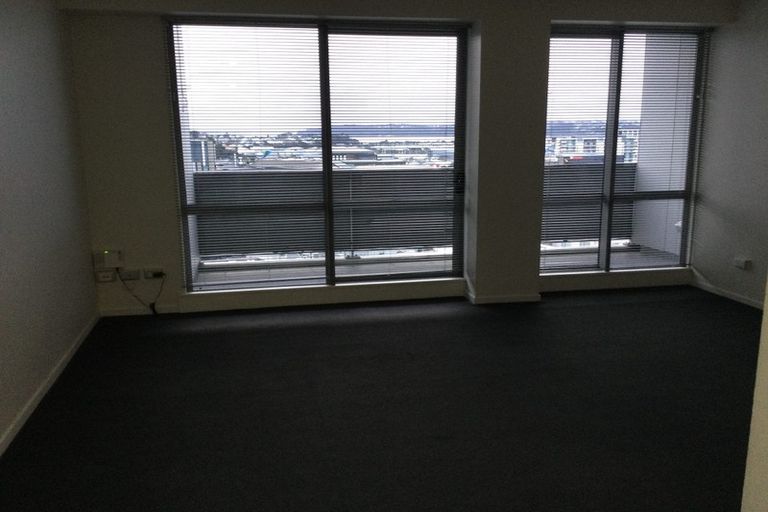 Photo of property in Alpha Apartments, 802/17 Vogel Lane, Auckland Central, Auckland, 1010