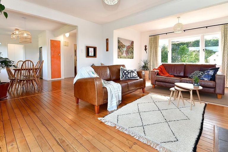 Photo of property in 88 Rosario Crescent, Red Beach, 0932