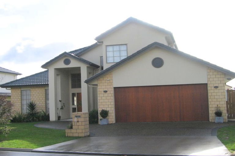 Photo of property in 6 Glanmire Place, Flat Bush, Auckland, 2016