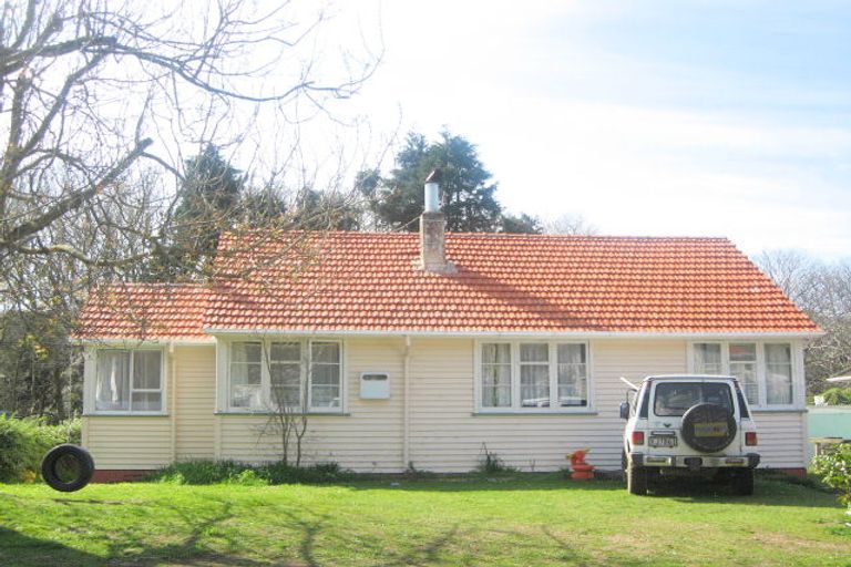 Photo of property in 27 Glenpark Avenue, Frankleigh Park, New Plymouth, 4310