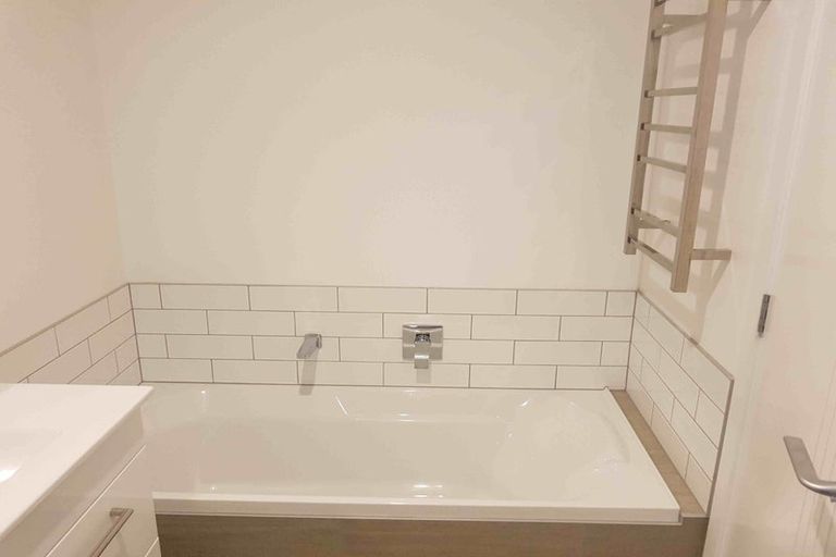 Photo of property in 12/19 Ruakiwi Road, Hamilton Lake, Hamilton, 3204