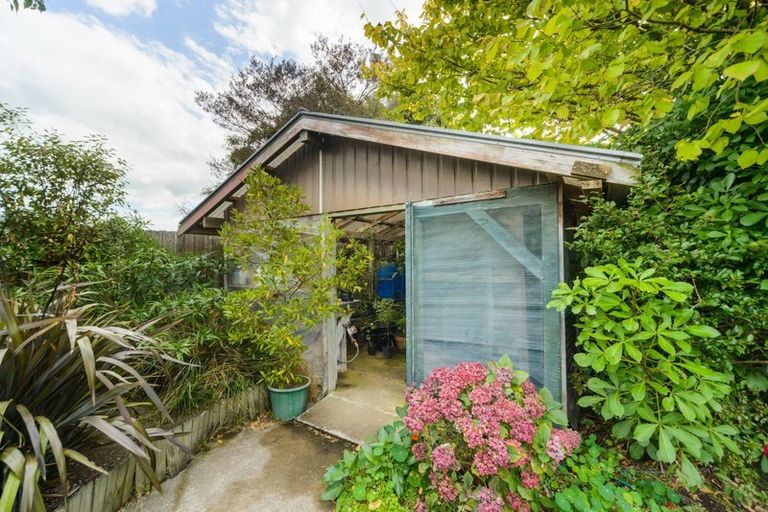Photo of property in 6 Dunk Place, Milson, Palmerston North, 4414