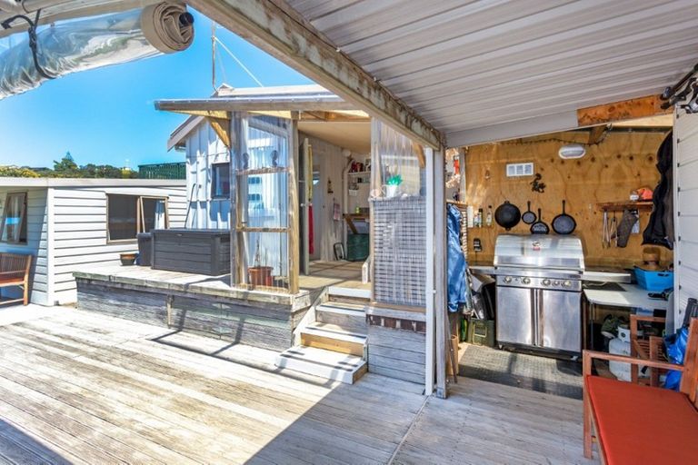 Photo of property in 105 Titiro Place, Onemana, Whangamata, 3691