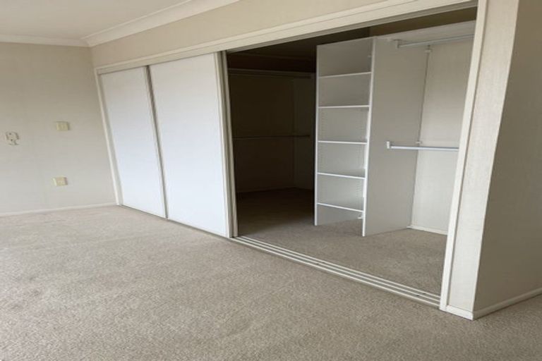 Photo of property in 6 Nathan Close, Somerville, Auckland, 2014