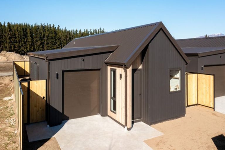 Photo of property in 95 Burdon Loop, Lake Hawea, 9382