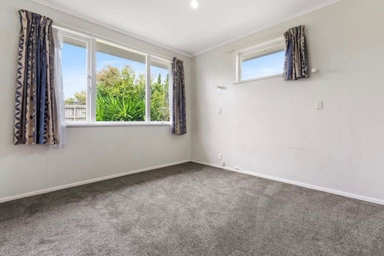 Photo of property in 536 Glenfield Road, Glenfield, Auckland, 0629