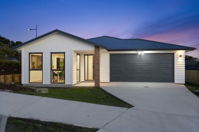 Photo of property in 23 Accolage Boulevard, Kumeu, 0810