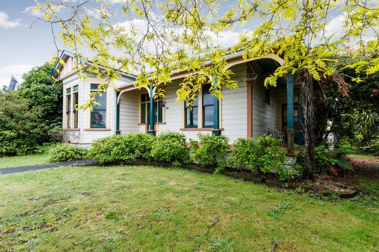Photo of property in 35 Fitzroy Street, Terrace End, Palmerston North, 4410